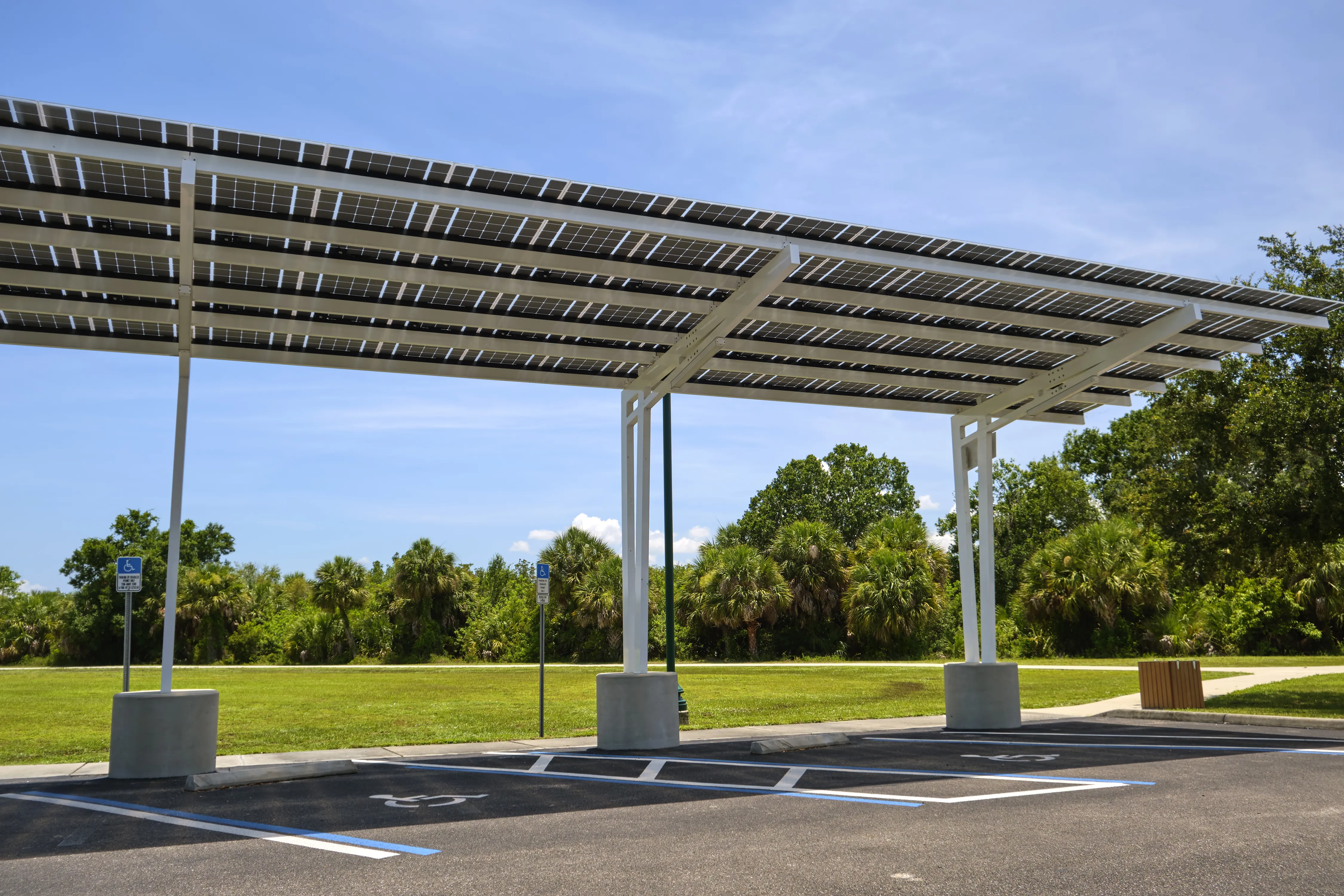 Image installateur carport solaire 3 carport solaire 83